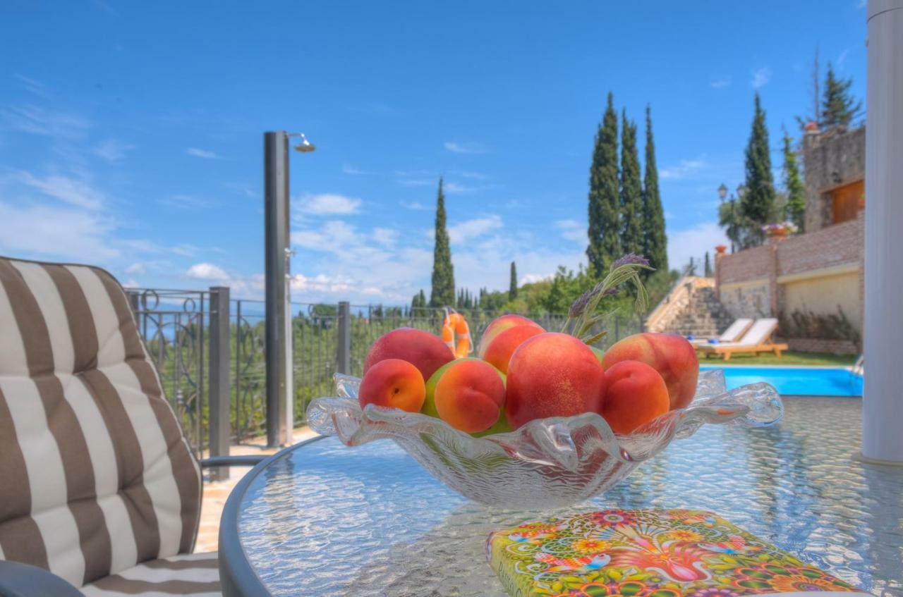 Villa Savvina Potamós エクステリア 写真
